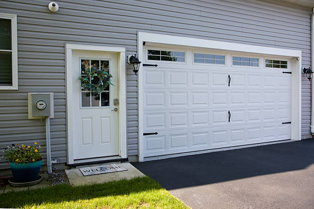 24/7 Emergency Garage Door Panel Replacement experts in Melody Hill, IN